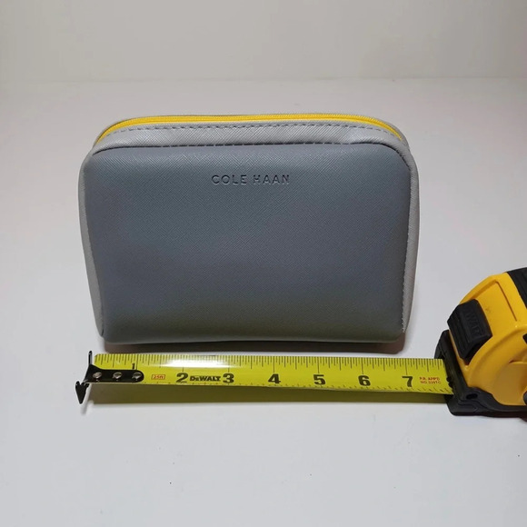 Cole Haan for American Airlines Travel Essential Amenity Kit Toiletry Bag - Picture 4 of 6